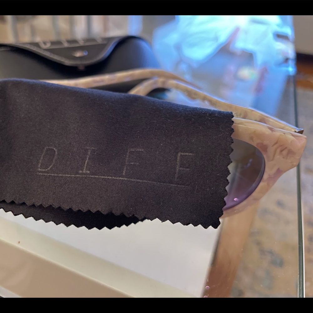 Diff Sunglasses - image 6